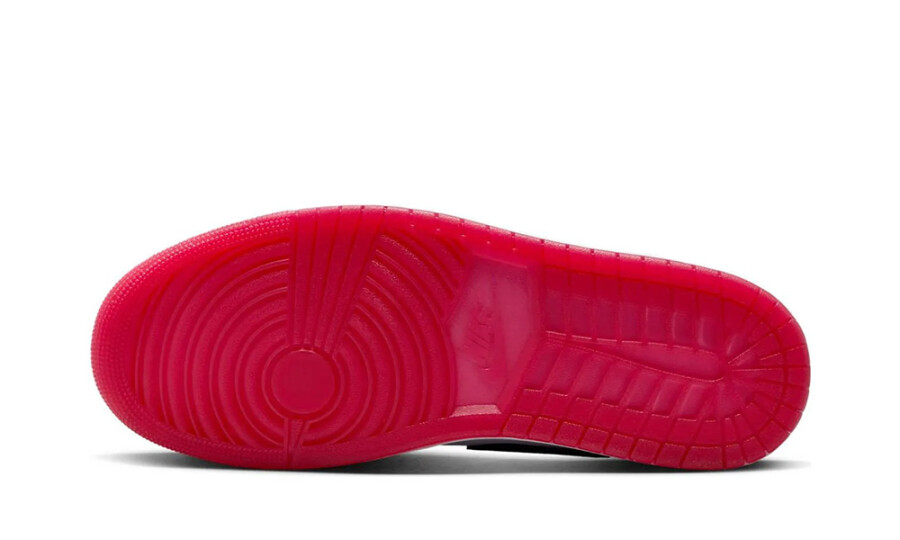 air-jordan-1-low-se-black-toe-2025-04